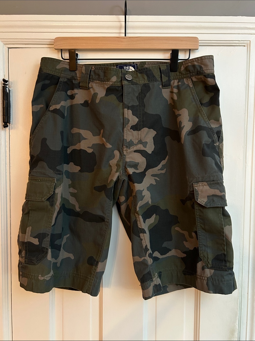 The North Face Rip-Stop Camo Cargo Shorts BRAND NEW w/o Tags